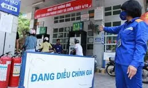 Dự đoán giá xăng dầu có thể tăng thêm 2.000 đồng/lít