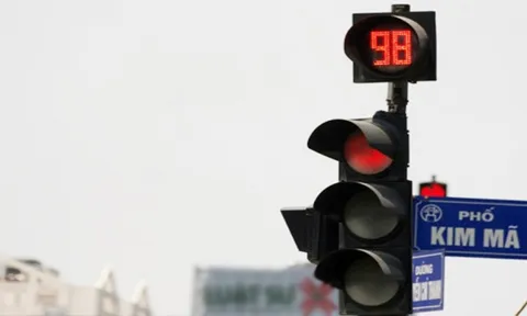 Vượt đèn đỏ mà không bị CSGT thổi phạt