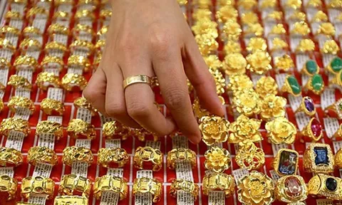 Giá vàng hôm nay 8/9: USD tăng dữ dội, vàng lại giảm sâu
