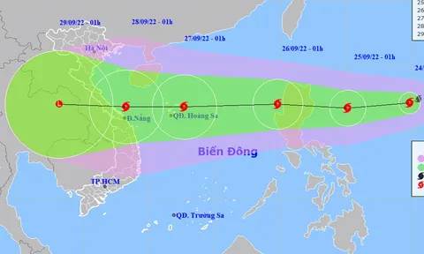 Bão Noru giật cấp 11, khả năng mạnh thêm khi đi vào Biển Đông