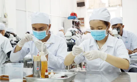 Số thí sinh đăng ký giảm mạnh, các trường Y Dược đồng loạt tuyển bổ sung