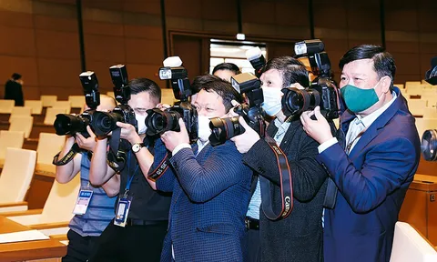 Quy định mới về mức lương cao nhất cho Phóng viên, biên tập viên từ ngày 1/10