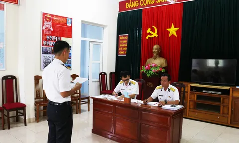 Lữ đoàn 162 Vùng 4 Hải quân kiểm tra sỹ quan năm 2022
