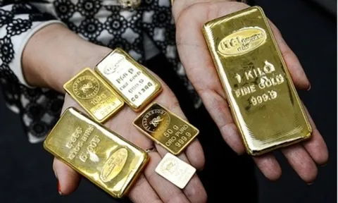 Giá vàng hôm nay 12/10: Vàng trong nước giảm xuống dưới 67 triệu đồng/ lượng bán ra