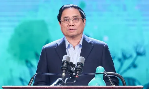 Thủ tướng: Hãy đặt mình vào hoàn cảnh của những người nghèo, số phận kém may mắn