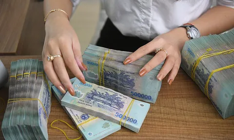 Nâng lãi suất tiết kiệm - Cuộc đua huy động vốn của các ngân hàng