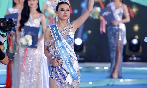 Giây phút đăng quang của Hoa hậu Biển đảo Việt Nam 2022