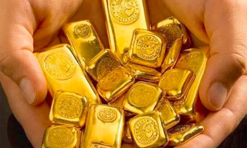Giá vàng hôm nay 25/10: Vàng trong nước giảm xuống gần 67 triệu đồng/lượng