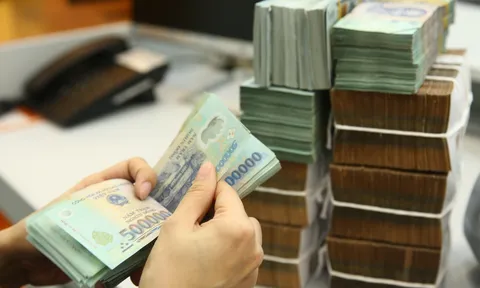 Mức thu nhập của nhân viên ngân hàng nào cao nhất?