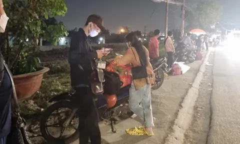 Công nhân mất việc làm, rời khu công nghiệp về quê