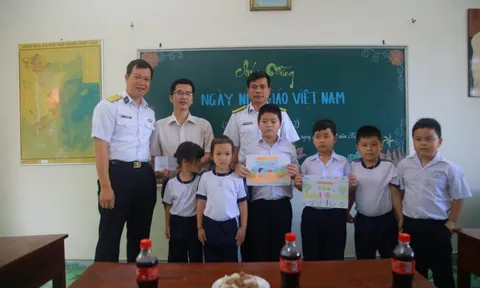 Thị trấn Trường Sa gặp mặt nhân Ngày Nhà giáo Việt Nam 20/11