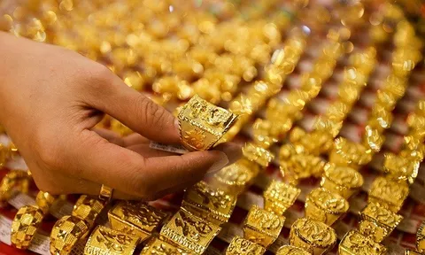 Giá vàng hôm nay (28/11): Vàng trong nước đứng yên