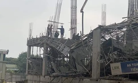 Sập giàn giáo xây dựng khủng tại Nghệ An khiến nhiều công nhân hoảng hốt