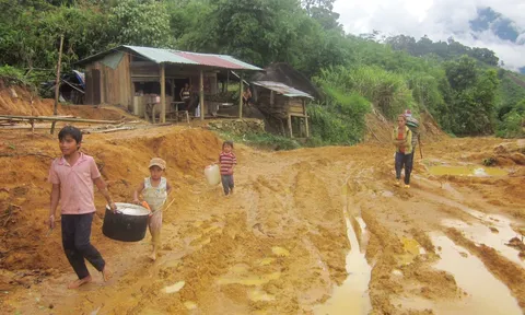 Cuộc chuyển cư ở ngôi làng “trời đánh”