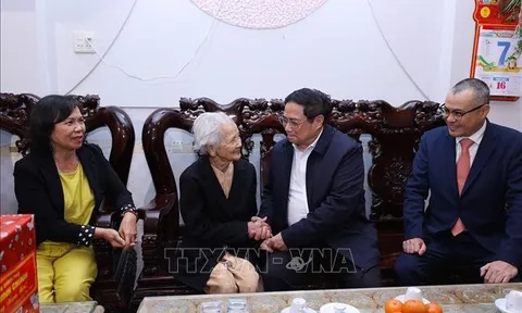 Thủ tướng Phạm Minh Chính thăm, chúc Tết các gia đình chính sách tỉnh Phú Yên