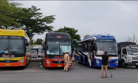 Đà Nẵng: Xe khách cháy vé, tăng giá dịp cận Tết