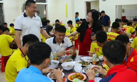 Bóng đá trẻ Nghệ An: chăm sóc vườn ươm tài năng từ ngày hôm nay