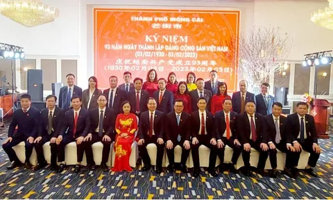 Đoàn đại biểu Thành ủy Đông Hưng (Trung Quốc) chúc mừng 93 năm Ngày thành lập Đảng Cộng sản Việt Nam