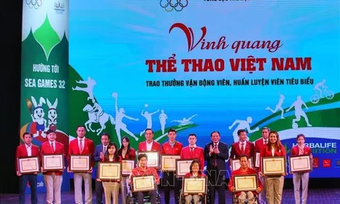 Vinh danh 15 vận động viên và 8 huấn luyện viên tại 'Vinh quang Thể thao Việt Nam'