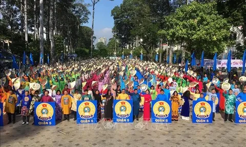 TP Hồ Chí Minh: Ngày hội vì sức khỏe người lao động và đồng diễn áo dài
