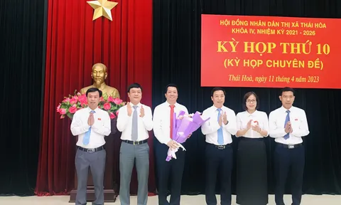 Nguyên Phó Giám đốc Sở Xây dựng Nghệ An được bầu làm Chủ tịch UBND thị xã Thái Hoà
