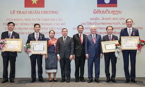 Đảng, Nhà nước Lào trao Huân chương tặng lãnh đạo, cán bộ Mặt trận Tổ quốc, Ban Dân vận Trung ương