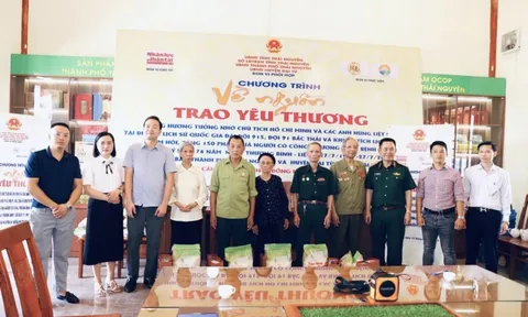 Hành trình “Về nguồn trao yêu thương”: Lắng đọng và dạt dào cảm xúc thiêng liêng