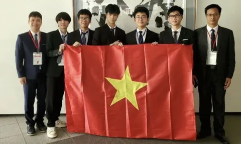 Việt Nam giành 2 huy chương vàng tại Olympic Vật lí quốc tế năm 2023