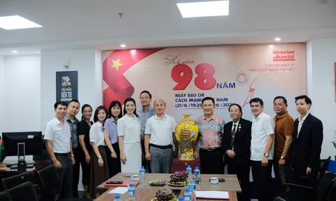 Tạp chí điện tử Nhân lực Nhân tài Việt: Công bố quyết định thành lập Ban Pháp chế và Doanh nghiệp