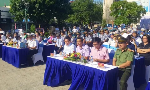 Quảng Ngãi tổ chức triển lãm ảnh về chủ đề biển đảo nhân kỉ niệm 78 năm ngày Cách mạng tháng Tám