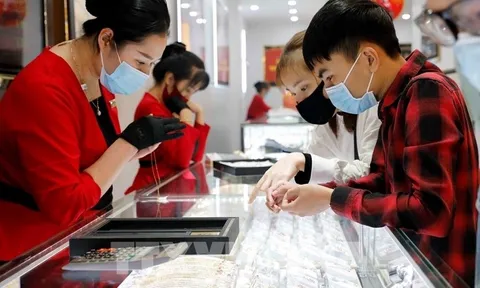 Giá vàng hôm nay (4/10): Vàng trong nước biến động nhẹ