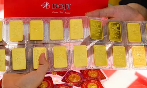 Giá vàng hôm nay (7/12): Vàng trong nước trái chiều