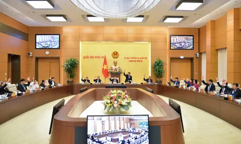 Thành lập thị xã Việt Yên, mở rộng thị trấn Thiệu Hóa, thành lập thị trấn Hậu Hiền