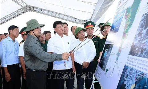 Thủ tướng khảo sát, chỉ đạo giải quyết các vấn đề cấp bách tại Phú Quốc