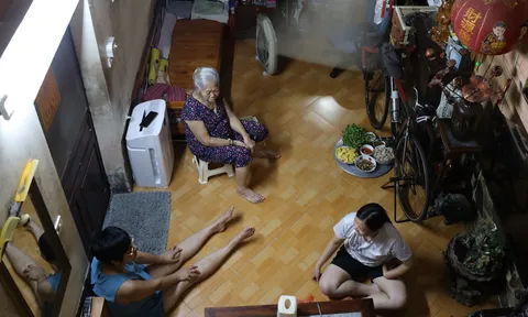 Cuộc sống ngột ngạt tại những căn nhà chắp vá giữa thủ đô