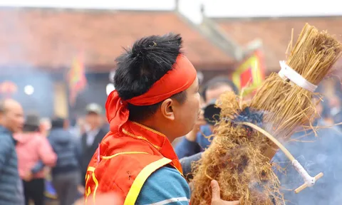 Hội thi thổi lửa nấu cơm hồn hương lịch sử làng Thị Cấm