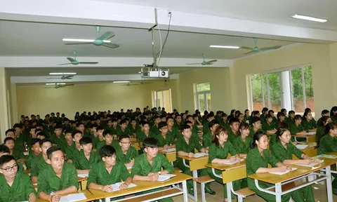 Học phí và chỉ tiêu tuyển sinh hệ dân sự tại các trường công an, quân đội năm 2025