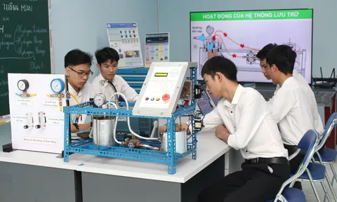 Học phí ngành Công nghệ thông tin đồng loạt tăng mạnh, có trường gần 200 triệu đồng/khóa
