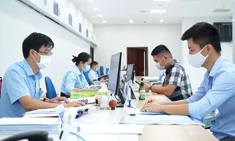 Thủ tướng chỉ đạo hoàn tất chi trả chế độ và bố trí trụ sở cấp xã trước ngày 28/6