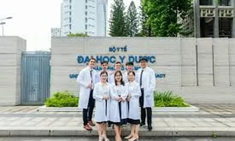 Điểm sàn xét tuyển các trường Y Dược năm 2025 dao động từ 17 đến 22 điểm