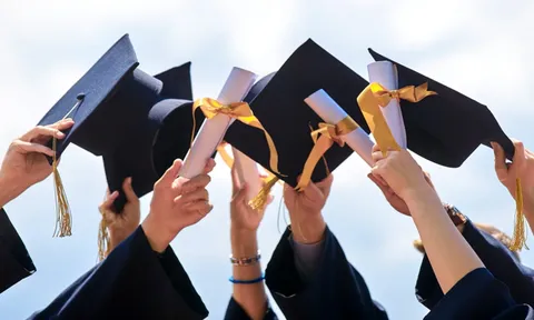 Ngành Luật dẫn đầu điểm sàn xét tuyển đại học 2025