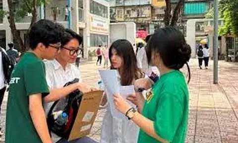 Nộp lệ phí xét tuyển đại học 2025: Thí sinh cần lưu ý lịch theo từng địa phương