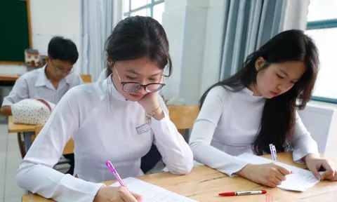 Điểm chuẩn đại học 2025: Thời gian công bố thí sinh cần biết