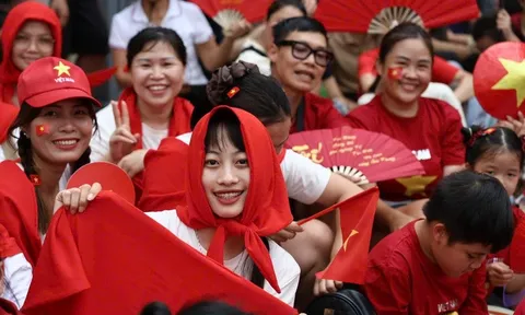 Thủ tướng yêu cầu phục vụ miễn phí bánh mì, nước uống cho Nhân dân xem diễu binh