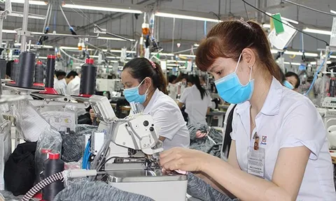 Đảm bảo nhân lực lao động cho các khu công nghiệp: Tránh để công nhân bị xúi giục, lôi kéo