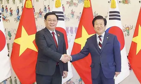 Chủ tịch Quốc hội Vương Đình Huệ hội đàm với Chủ tịch Quốc hội Hàn Quốc Park Byeong-seug