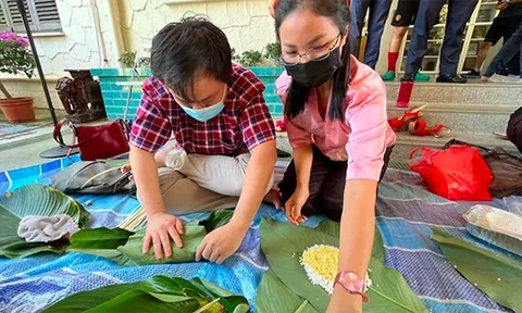 Khi người lao động xa quê hướng về Tết dân tộc