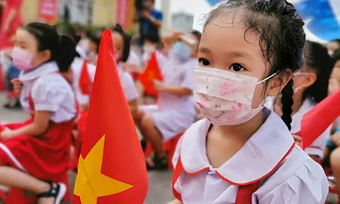 Sáng nay, nhiều địa phương cho học sinh mầm non, tiểu học trở lại trường