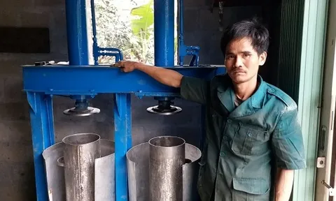 Gặp “nhà sáng chế” nông dân chế tạo máy ép lạc, máy xay nghệ