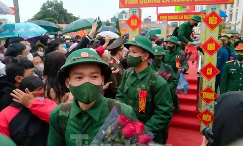 Chùm ảnh: Hàng vạn thanh niên lên đường nhập ngũ 2022